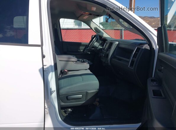 1C6RR7KG8JS297211 2018 RAM 1500 White Սալոնի դիմացի տեսք