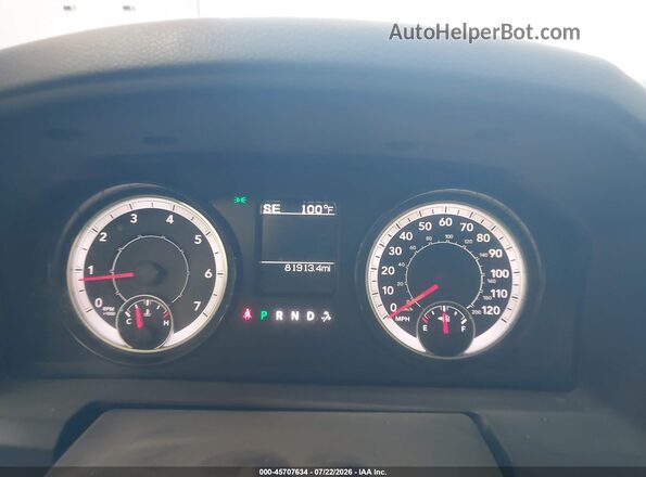 1C6RR7KT5JS319100 2018 RAM 1500 White Vista de los asientos traseros