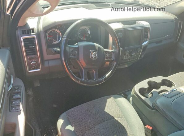 1C6RR7LG1HS617767 2017 RAM 1500 Black Widok deski rozdzielczej