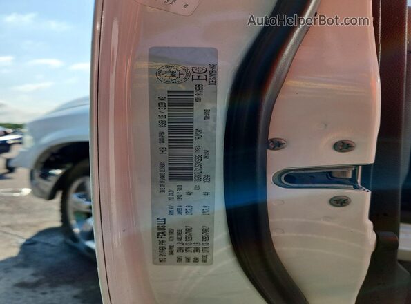 1C6RR7LT2JS249232 2018 RAM 1500 White VIN կոդի պիտակի տեսք