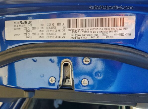 1C6RR7LT2KS506049 2019 RAM 1500 Blue ძრავის განყოფილების ხედი