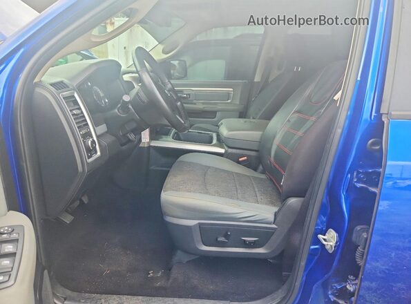 1C6RR7LT6JS322215 2018 RAM 1500 Blue Widok wnętrza z przodu