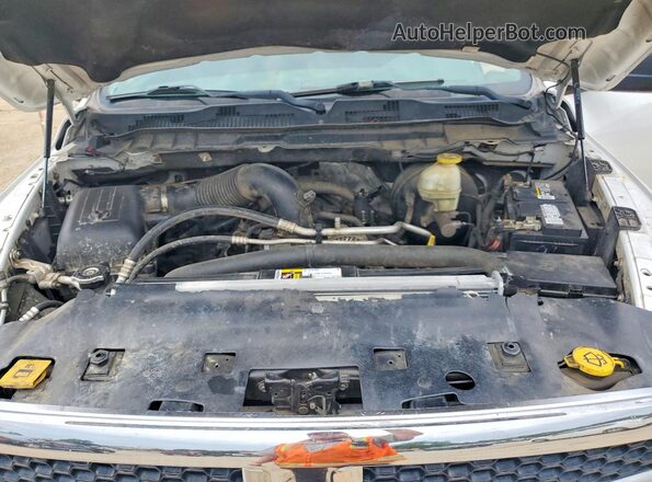 1C6RR7LT7HS537497 2017 RAM 1500 White Vista interior trasera