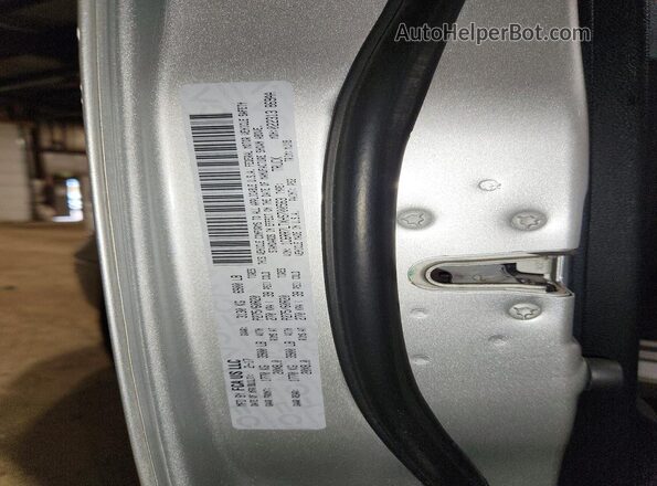 1C6RR7LTXHS700563 2017 RAM 1500 Серебряный Вид подкапотного пространства