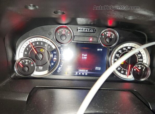 1C6RR7LTXHS700563 2017 RAM 1500 Серебряный Вид щитка приборов