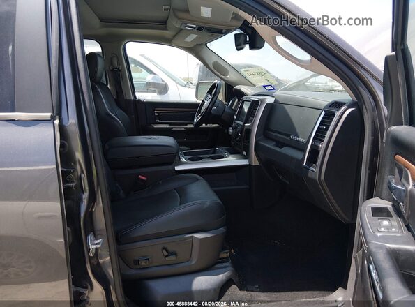 1C6RR7NT3GS210977 2016 RAM 1500 Gray Widok wnętrza z przodu