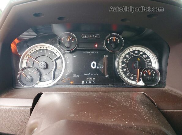 1C6RR7NT5JS164270 2018 RAM 1500 Maroon Instrument cluster view