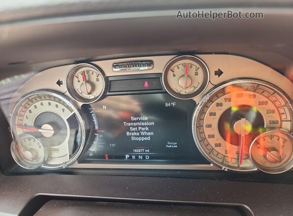 1C6RR7PT5GS364703 2016 RAM 1500 Black ხელსაწყოთა პანელის ხედი