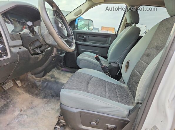 1C6RR7XT8JS329290 2018 RAM 1500 White Front interior view