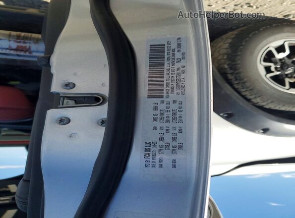 1C6RR7YT1GS175268 2016 RAM 1500 Silver ძრავის განყოფილების ხედი