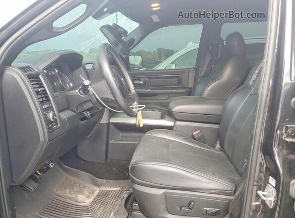 1C6RR7YT1JS227649 2018 RAM 1500 Black Widok wnętrza z przodu