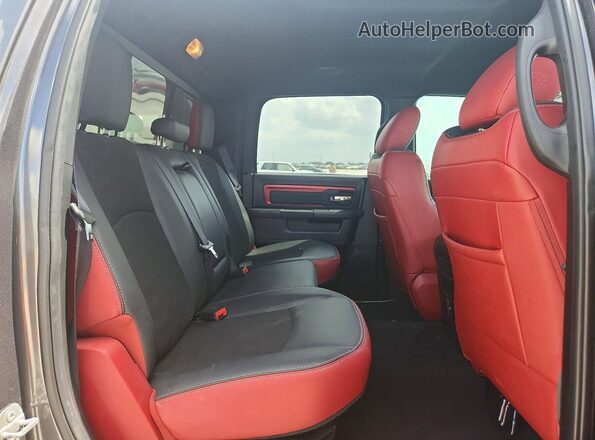 1C6RR7YT2GS357495 2016 RAM 1500 Gray Widok tylnych siedzeń