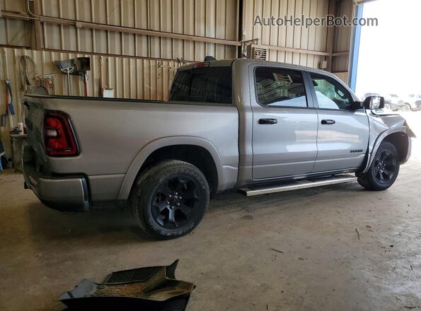 1C6RREFG3SN735129 2025 RAM 1500 Silver Tył prawy