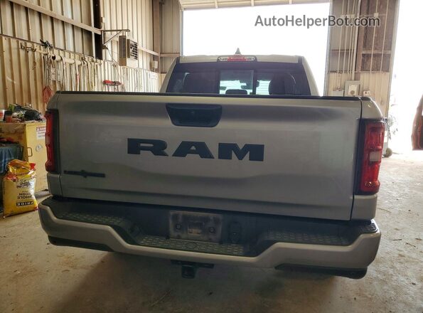 1C6RREFG3SN735129 2025 RAM 1500 Silver Widok z tyłu