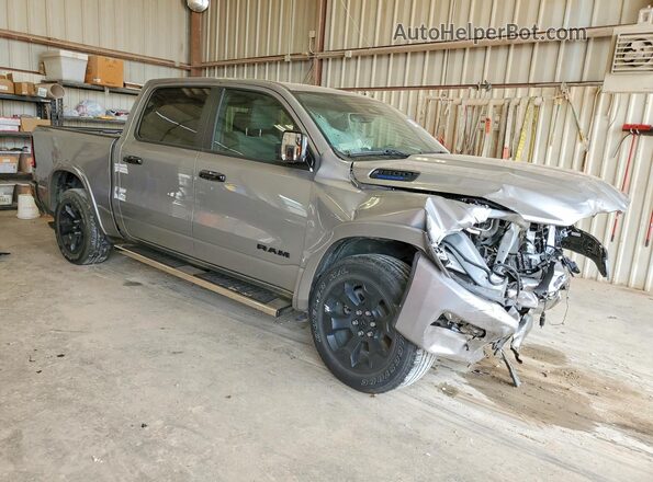 1C6RREFG3SN735129 2025 RAM 1500 Silver Przód prawy