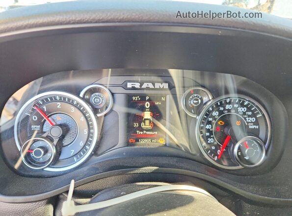 1C6RREFT2LN333830 2020 RAM 1500 White Vista del cuadro de instrumentos