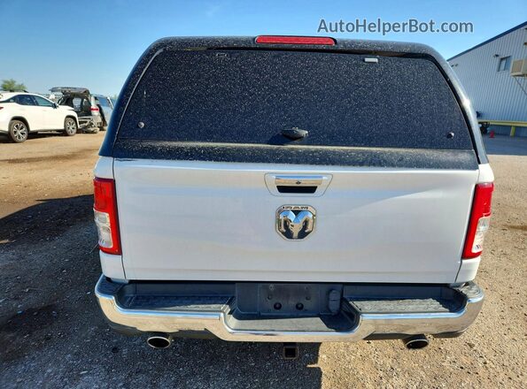 1C6RREFT2LN333830 2020 RAM 1500 White Vista trasera