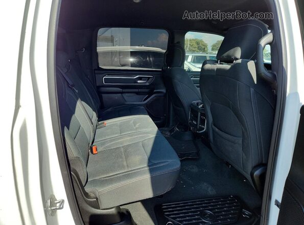 1C6RREFT3NN186985 2022 RAM 1500 Белый Вид задних сидений