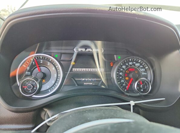 1C6RREFT3NN186985 2022 RAM 1500 Белый Вид щитка приборов