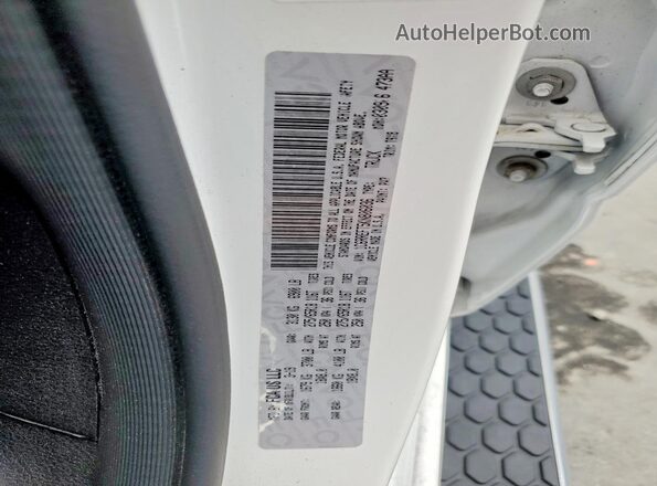 1C6RREFT5KN806036 2019 RAM 1500 White ძრავის განყოფილების ხედი