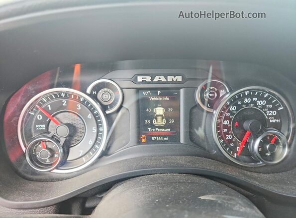 1C6RREFT8MN630845 2021 RAM 1500 Серебряный Вид щитка приборов