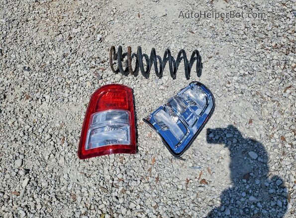 1C6RREMT7KN768599 2019 RAM 1500 Blue Engine compartment view