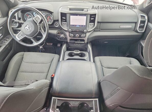 1C6RRFBG8NN349533 2022 RAM 1500 Red Vista del salpicadero