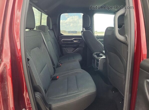 1C6RRFBG8NN349533 2022 RAM 1500 Red Vista de los asientos traseros