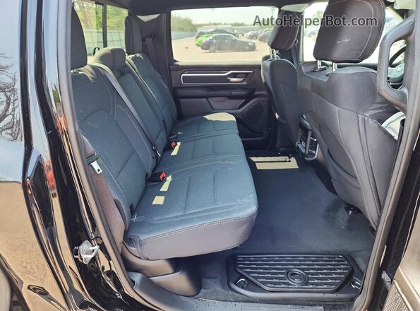 1C6RRFFG2PN589884 2023 RAM 1500 Black Widok tylnych siedzeń