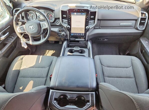 1C6RRFFG2PN589884 2023 RAM 1500 Black Widok deski rozdzielczej