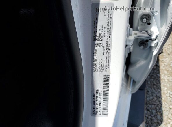 1C6RRFFG2RN139798 2024 RAM 1500 White Widok komory silnika