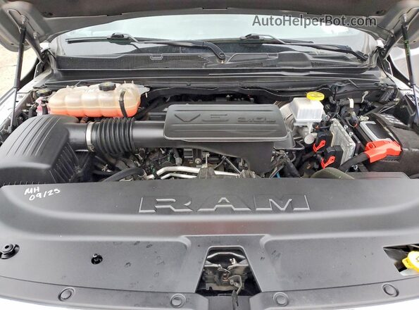 1C6RRFFG6NN238361 2022 RAM 1500 Silver Սալոնի հետևի տեսք