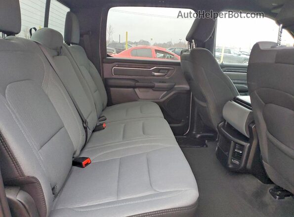 1C6RRFFG6NN238361 2022 RAM 1500 Silver Հետևի նստատեղերի տեսք