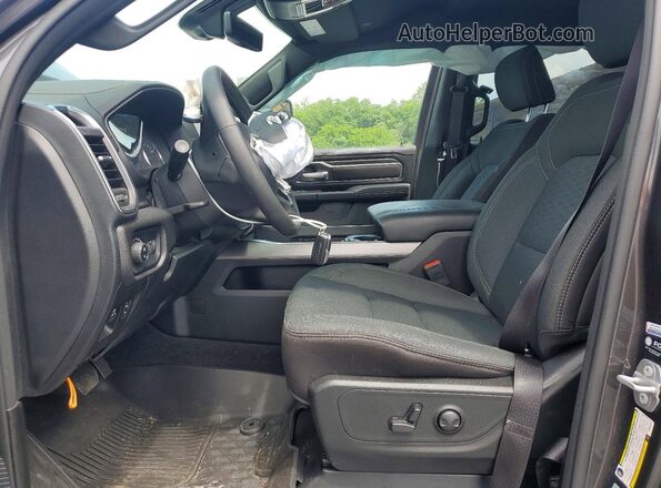 1C6RRFFG7SN636139 2025 RAM 1500 Gray Widok wnętrza z przodu