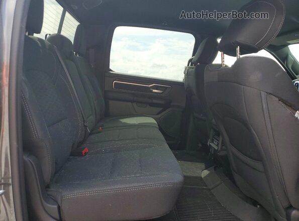 1C6RRFFG7SN636139 2025 RAM 1500 Gray Widok tylnych siedzeń