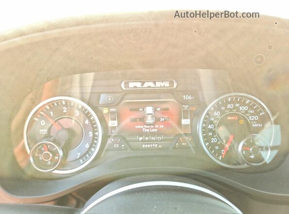 1C6RRFFGXNN405448 2022 RAM 1500 Burgundy Instrument cluster view