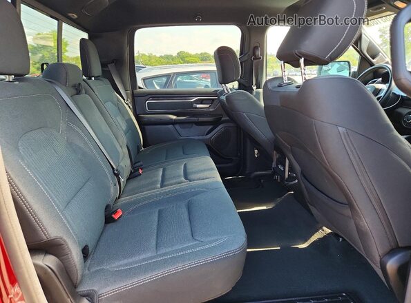 1C6RRFFGXNN405448 2022 RAM 1500 Burgundy Rear seats view