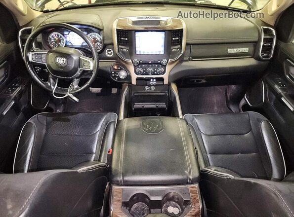 1C6RRFJG7KN732182 2019 RAM 1500 Charcoal Widok deski rozdzielczej