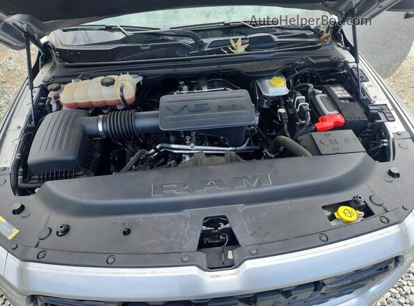1C6SRECG0SN636421 2025 RAM 1500 Серебряный Вид задней части салона
