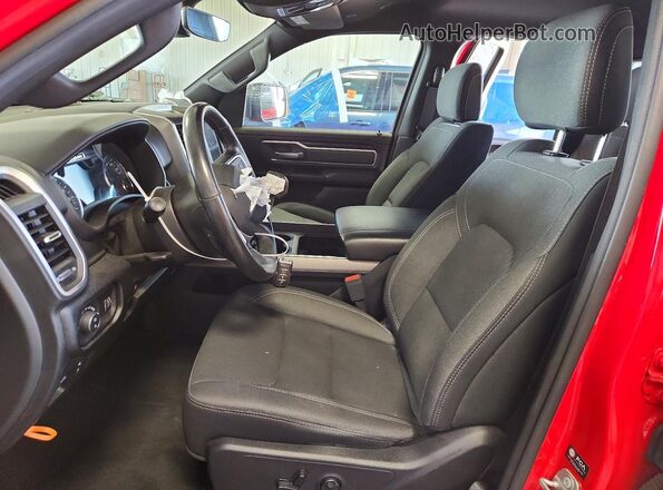 1C6SRFBT6MN547119 2021 RAM 1500 Red Widok wnętrza z przodu