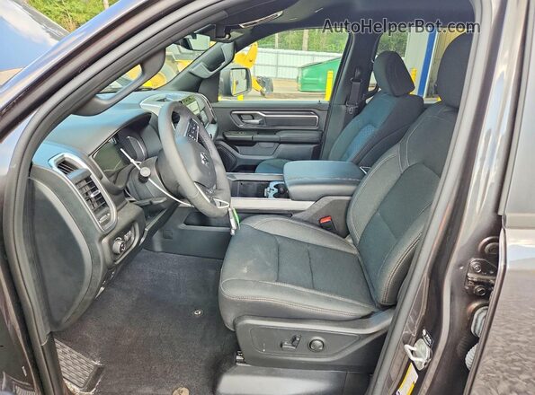 1C6SRFFP7TN168495 2026 RAM 1500 Gray Front interior view