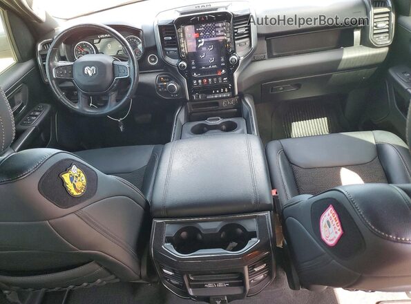 1C6SRFFT1LN296549 2020 RAM 1500 Серый Вид панели приборов