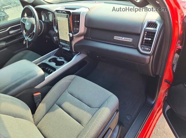 1C6SRFFT2RN107075 2024 RAM 1500 Красный Вид панели приборов