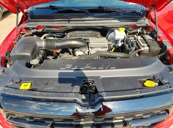1C6SRFFT2RN107075 2024 RAM 1500 Красный Вид задней части салона