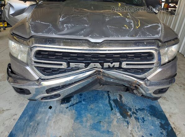 1C6SRFFT3NN427824 2022 RAM 1500 Silver Rear interior view