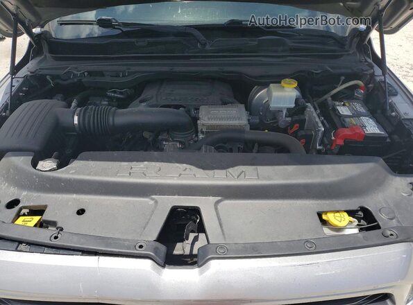 1C6SRFFT8KN602113 2019 RAM 1500 Silver Vista interior trasera