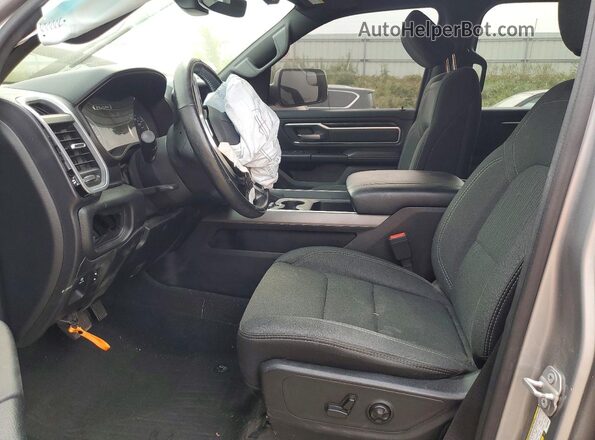 1C6SRFFT8LN104916 2020 RAM 1500 Серебряный Вид салона спереди