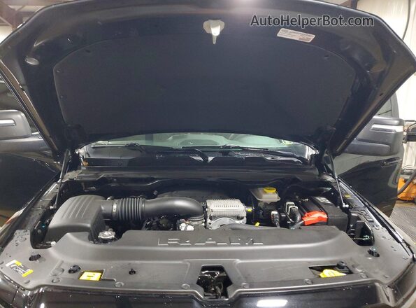 1C6SRFFT8TN280249 2026 RAM 1500 Black Widok wnętrza z tyłu