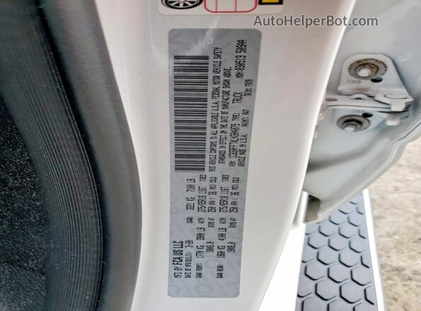 1C6SRFFTXLN304079 2020 RAM 1500 White Vista del compartimento del motor