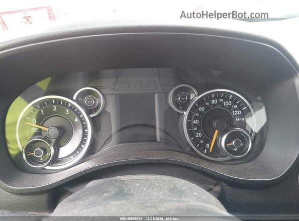 1C6SRFGT7KN814614 2019 RAM 1500 Red Vista de los asientos traseros
